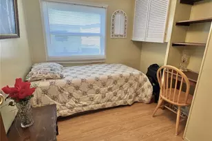 7258 Mt Jupiter Dr NE, Saint Petersburg, FL 33702 - Photo 15