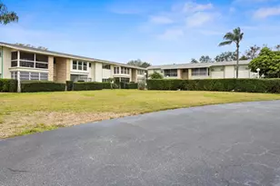 8303 Bardmoor Blvd, Seminole, FL 33777 - Photo 1