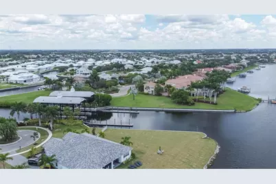 407 Sandsend Court, Apollo Beach, FL 33572 - Photo 81