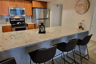 7650 Bayshore Dr, Treasure Island, FL 33706 - Photo 3