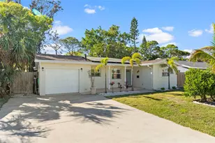 9016 Bay St NE, Saint Petersburg, FL 33702 - Photo 1