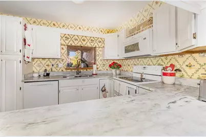 702 Clusterwood Drive, Yalaha, FL 34797 - Photo 9