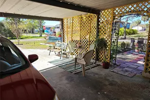 402 8th St SW, Ruskin, FL 33570 - Photo 7