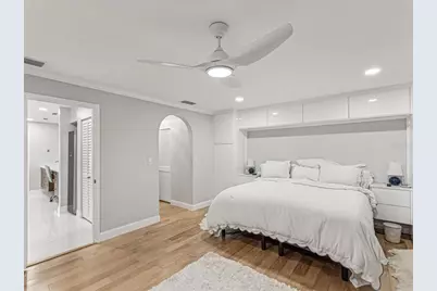 8693 15th Street N, Saint Petersburg, FL 33702 - Photo 27