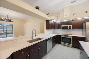 18413 Eastwyck Dr, Tampa, FL 33647 - Photo 9