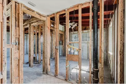 596 S Bayshore Dr, Madeira Beach, FL 33708 - Photo 19