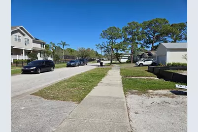 134 49th Avenue N, Saint Petersburg, FL 33703 - Photo 3