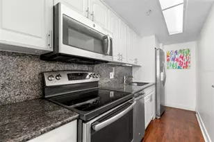 470 3rd St S, Saint Petersburg, FL 33701 - Photo 13