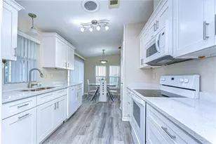 37530 Corey Lewis Ave, Zephyrhills, FL 33541 - Photo 7