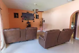 4902 Five Acre Rd, Plant City, FL 33565 - Photo 11