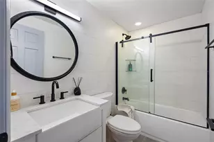 215 Central Ave, Saint Petersburg, FL 33701 - Photo 21