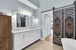 553 Haven Point Dr, Treasure Island, FL 33706 - Photo 25