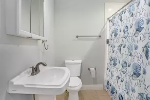 8210 Marigold Ave, Tampa, FL 33614 - Photo 11