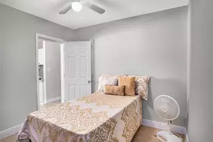 8210 Marigold Ave, Tampa, FL 33614 - Photo 13