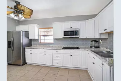 8210 Marigold Avenue, Tampa, FL 33614 - Photo 7