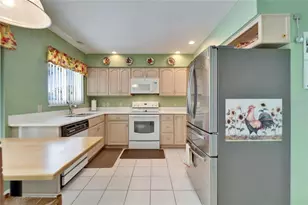 2007 E View Dr, Sun City Center, FL 33573 - Photo 33