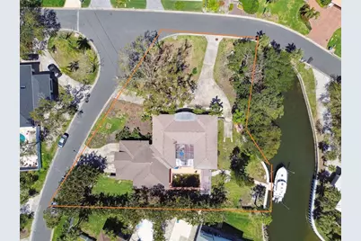 2180 Bayou Grande Boulevard NE, Saint Petersburg, FL 33703 - Photo 3