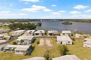 362 Shoreland Dr, Fort Myers, FL 33905 - Photo 3