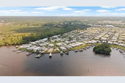 362 Shoreland Drive, Fort Myers, FL 33905 - Photo 9