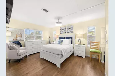 32 Palm Forest Drive, Largo, FL 33770 - Photo 11