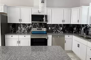 4205 57th Ave N, Saint Petersburg, FL 33714 - Photo 9