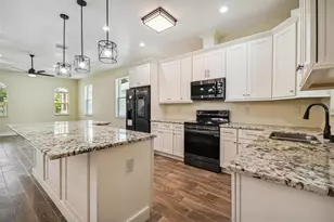 4205 57th Ave N, Saint Petersburg, FL 33714 - Photo 3