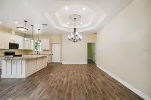 5710 42nd St N, Saint Petersburg, FL 33714 - Photo 5