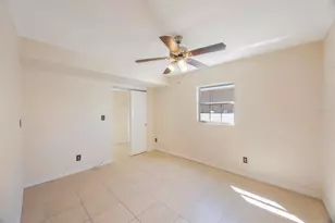 6711 3rd St N, Saint Petersburg, FL 33702 - Photo 9