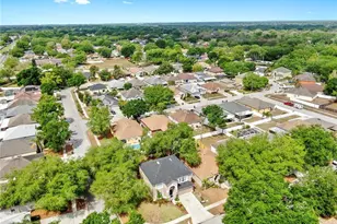 934 Grand Canyon Dr, Valrico, FL 33594 - Photo 5