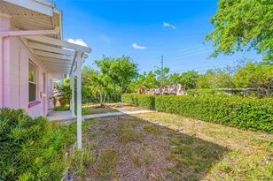 2827 1st St NE, Saint Petersburg, FL 33704 - Photo 25