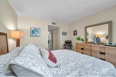 4720 Locust Street NE #206, Saint Petersburg, FL 33703 - Photo 15