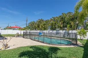 731 44th Ave NE, Saint Petersburg, FL 33703 - Photo 31