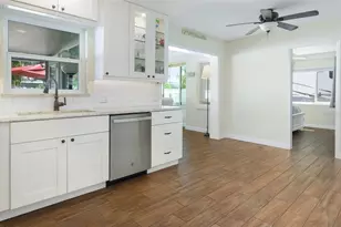 731 44th Ave NE, Saint Petersburg, FL 33703 - Photo 9