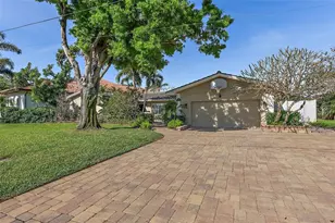 1344 Monterey Blvd NE, Saint Petersburg, FL 33704 - Photo 13