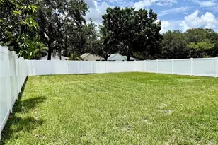 224 Chardonnay Pl, Valrico, FL 33594 - Photo 13