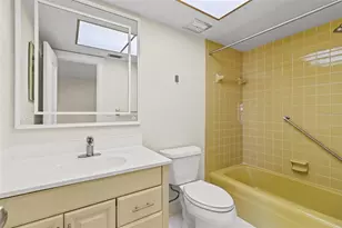 131 Bluff View Dr, Belleair Bluffs, FL 33770 - Photo 13