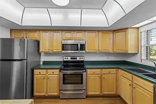 131 Bluff View Dr, Belleair Bluffs, FL 33770 - Photo 3