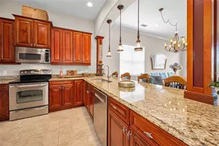 47 W Morgan St, Tarpon Springs, FL 34689 - Photo 9