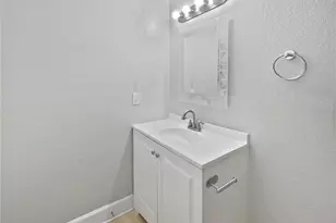 9481 Highland Oak Dr, Tampa, FL 33647 - Photo 15