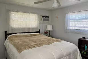 7254 Mt Fairfield Rd NE, Saint Petersburg, FL 33702 - Photo 9