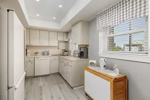 6161 Gulf Winds Dr, Saint Pete Beach, FL 33706 - Photo 11