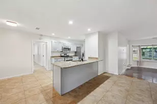 1308 W Perdiz St, Tampa, FL 33612 - Photo 7