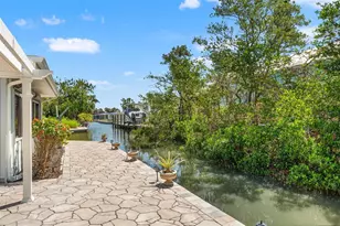636 Tarawitt Dr, Longboat Key, FL 34228 - Photo 9