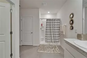 17006 Wave Tressle Pl, Wimauma, FL 33598 - Photo 11