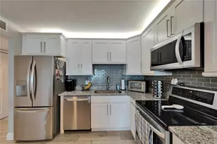 7700 Sun Island Dr S, South Pasadena, FL 33707 - Photo 9