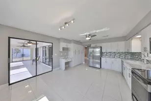 1806 Wolf Laurel Dr, Sun City Center, FL 33573 - Photo 11