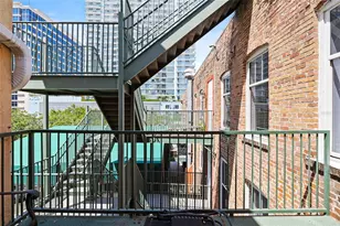 215 Central Ave, Saint Petersburg, FL 33701 - Photo 15