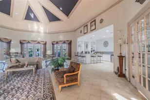 9740 Lake Chase Island Way, Tampa, FL 33626 - Photo 37