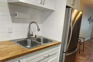 1960 Lakewood Club Dr S, Saint Petersburg, FL 33712 - Photo 11