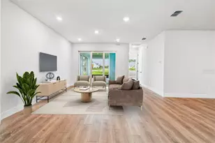 2836 Marrakesh Ln, Sarasota, FL 34234 - Photo 11